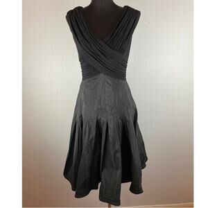 Tadashi Collection Fit Flare Cocktail Dress 8 M Black Sleeveless Ruched V-Neck